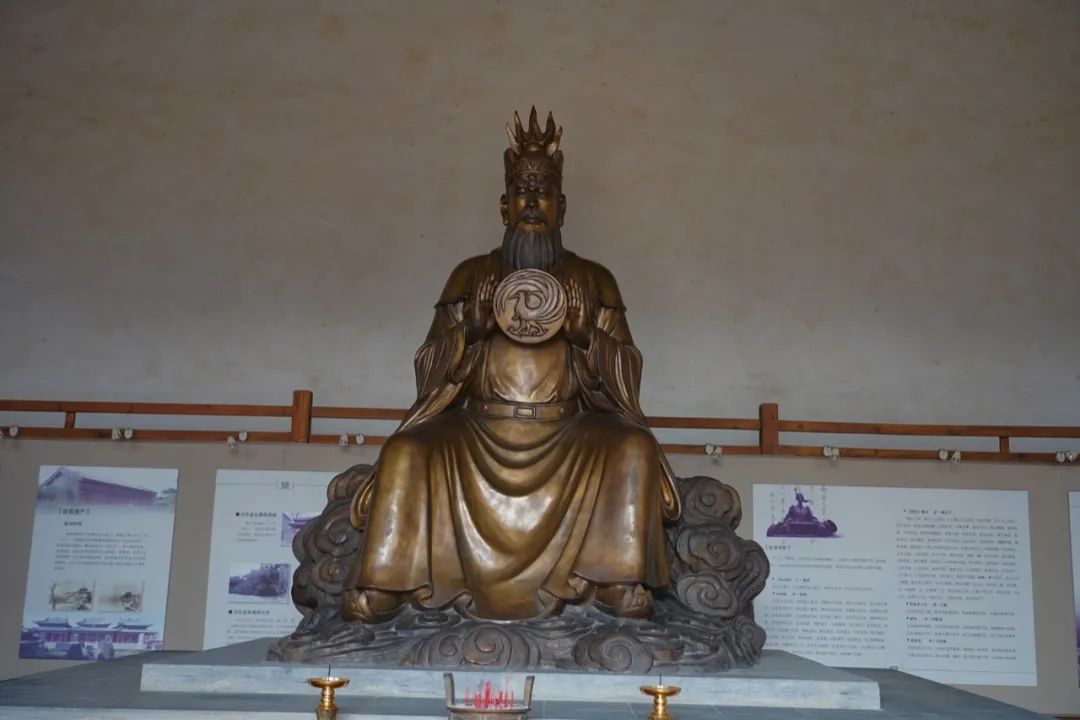 DƬ